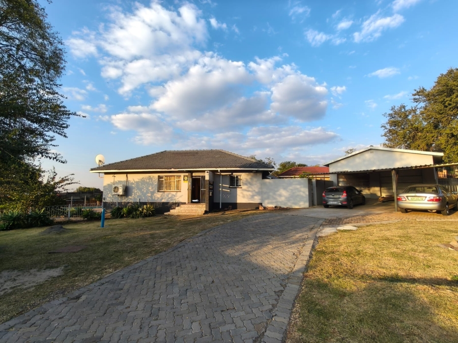 4 Bedroom Property for Sale in Protea Park North West